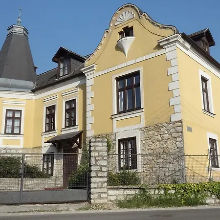 Apartament Villanna Apartman *